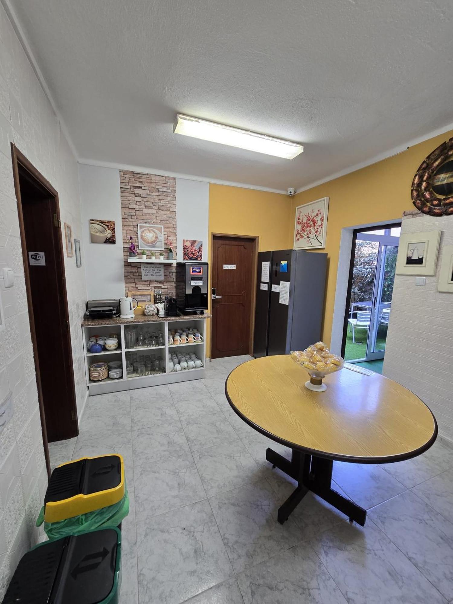 Sunny House Hostel Lagos Exterior photo